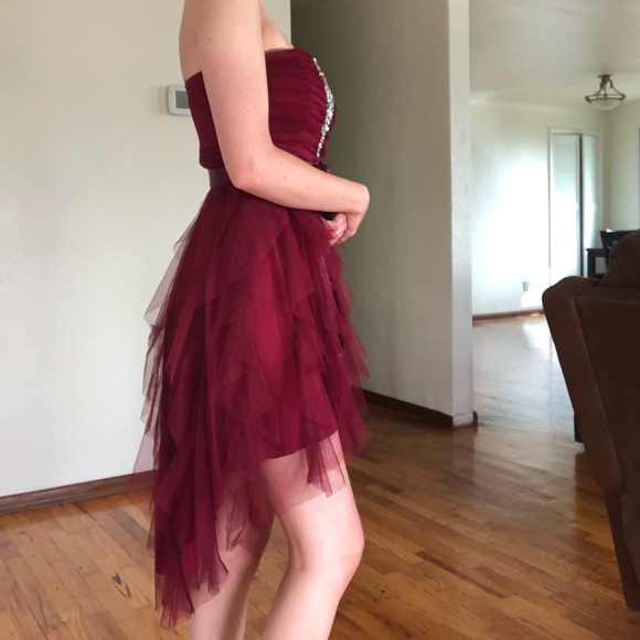 High-Low Ruffle dress - Picture 2 of 7